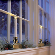 Cargar imagen en el visor de la galería, warm white filament christmas light bulb on a candle